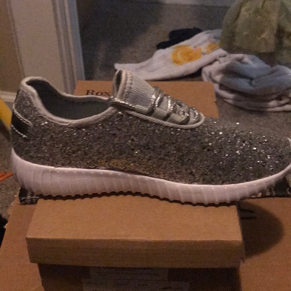 Roxy Rose woman’s size 8 sneaker - Picture 4 of 4